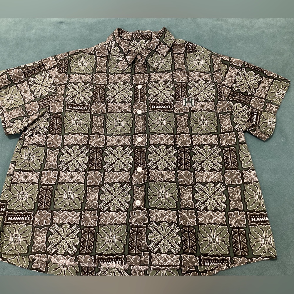 University of Hawaii, Hawaiian shirts Women XL